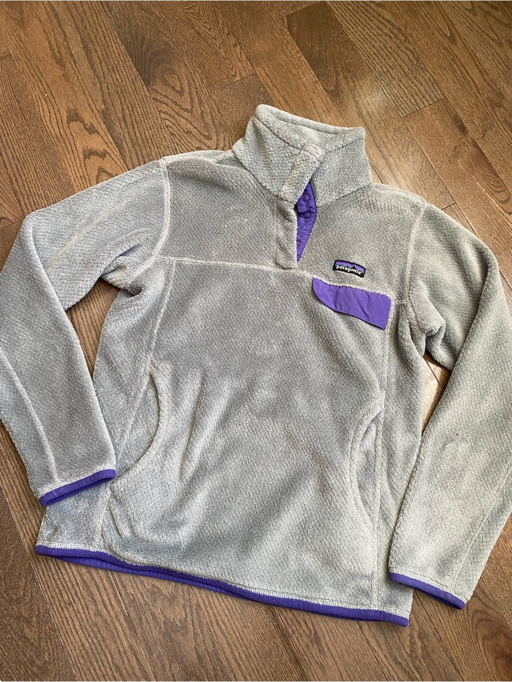 Patagonia Gray Fleece Snap Pullover with Purple Trim size medium